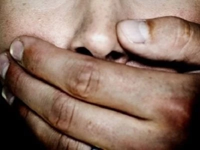 Σοκάρουν οι λεπτομέρειες του βιασμού της 23χρονης Φινλανδής από δύο Αλβανούς – Κατέγραφαν σε βίντεο τις «άρρωστες» πράξεις τους